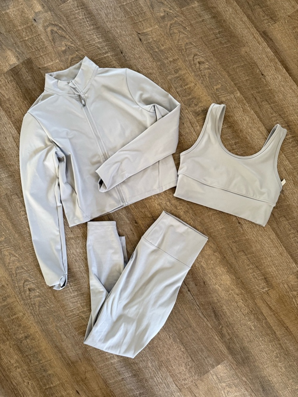 Harmony Balance: Light Gray Activewear Set - Jacket, Sports Bra & Leggings